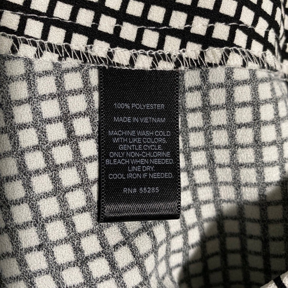 Express Shorts - Picture 6 of 6
